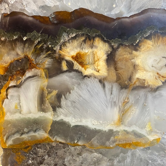 Unlisted Natural slabs - Picture 2 of 3